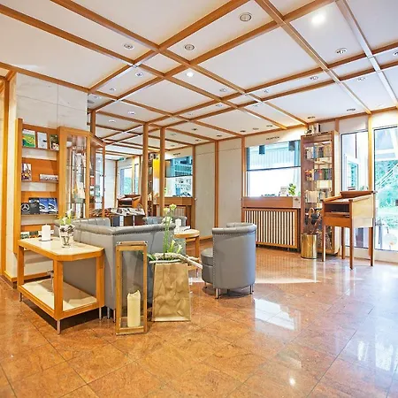 Waldhorn Hotel 3*